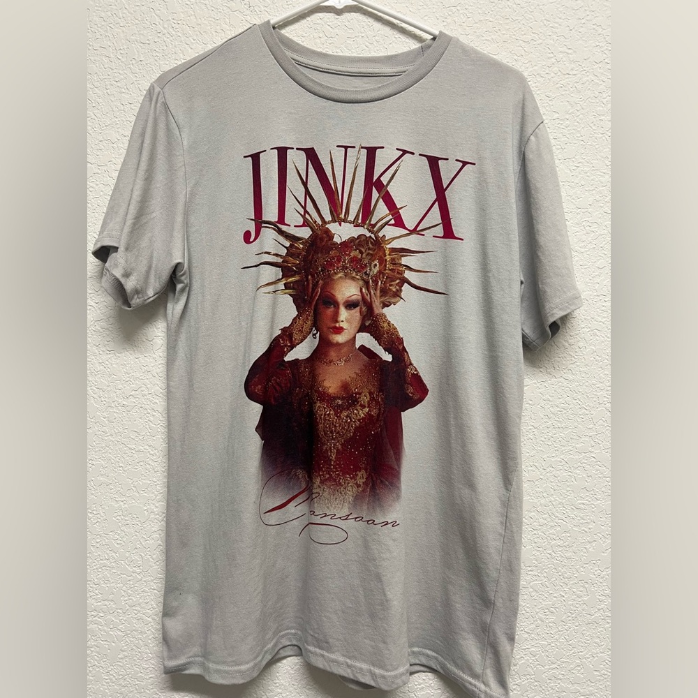 Jinx Monsoon Unisex Gray T-Shirt Small Drag Queen Pride